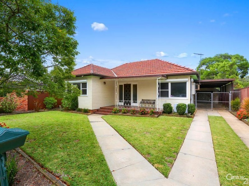 33 Samuel Street, Peakhurst NSW 2210