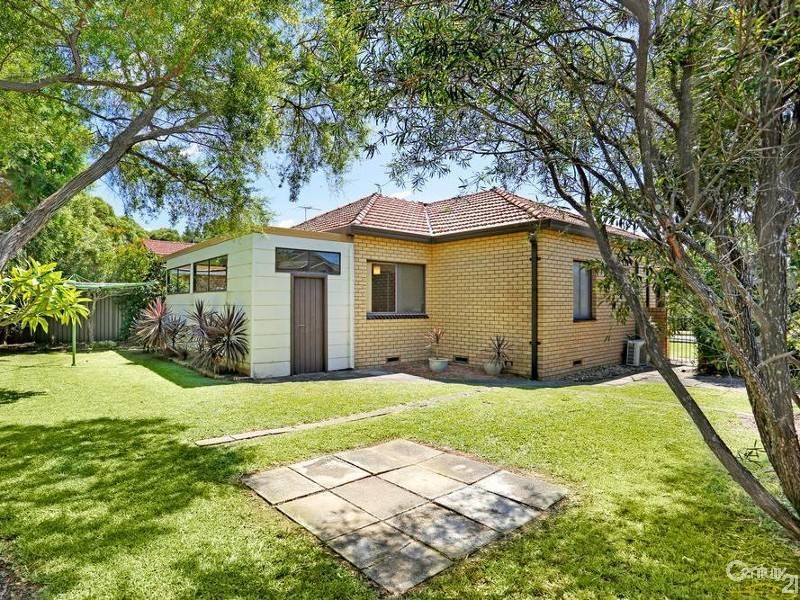 11 Woorak Crescent, Miranda NSW 2228