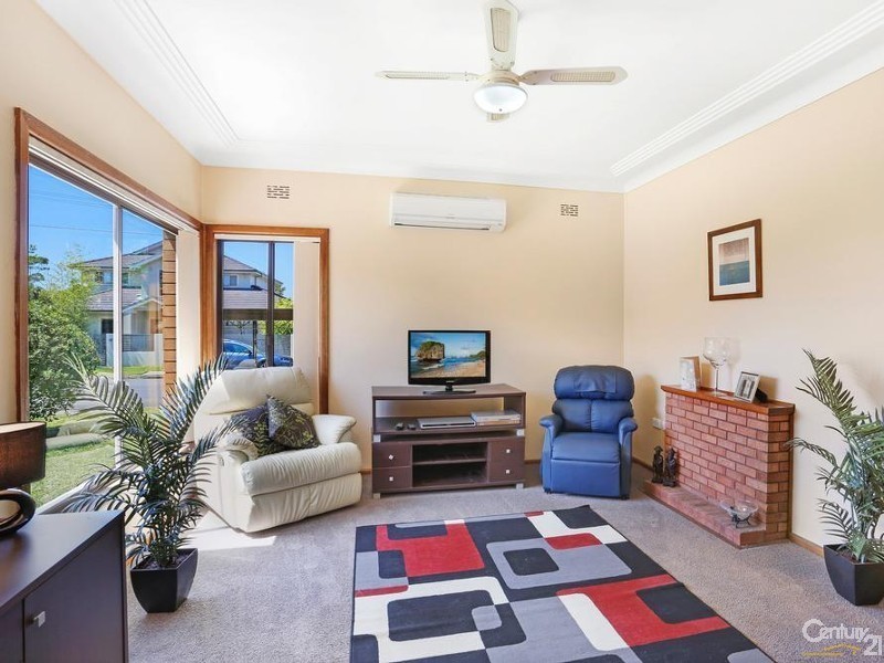 11 Woorak Crescent, Miranda NSW 2228