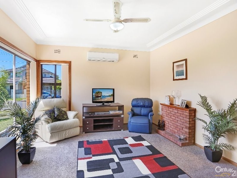 11 Woorak Avenue, Miranda NSW 2228