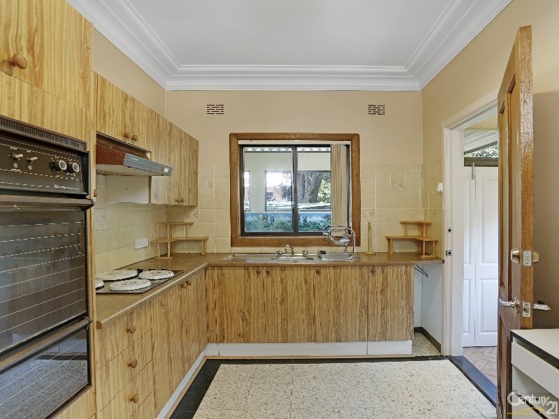 11 Woorak Avenue, Miranda NSW 2228