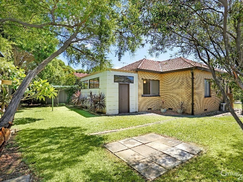 11 Woorak Avenue, Miranda NSW 2228