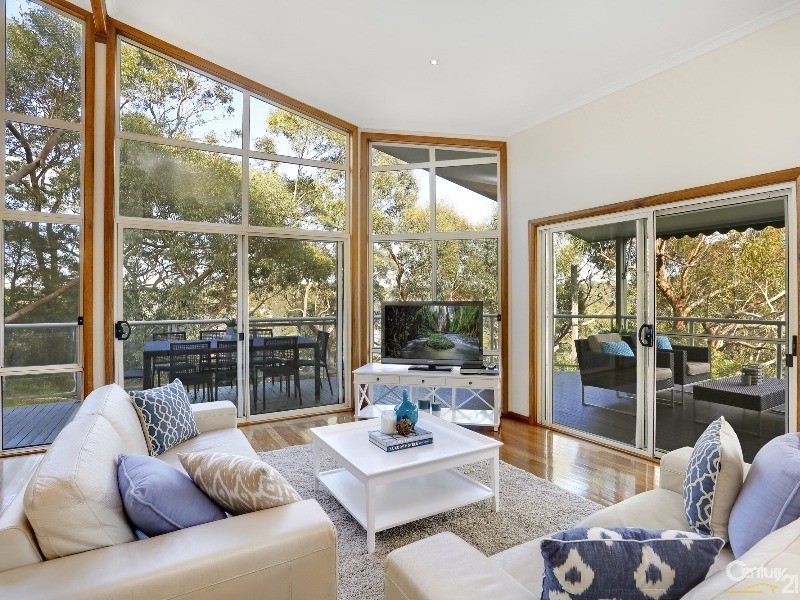 139 Ellesmere Road (entry via Barraran Street), Gymea Bay NSW 2227