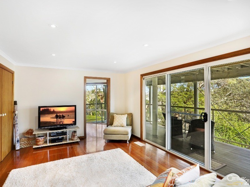 139 Ellesmere Road (entry via Barraran Street), Gymea Bay NSW 2227