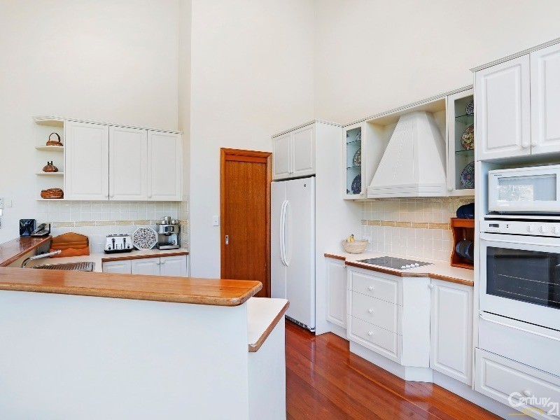 139 Ellesmere Road (entry via Barraran Street), Gymea Bay NSW 2227