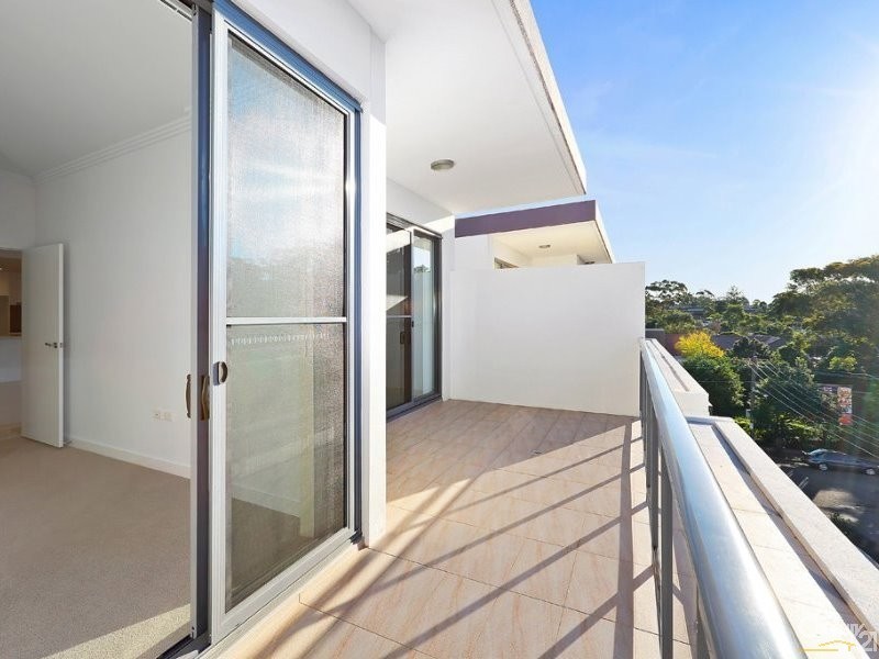 303/16 Warburton Street, Gymea NSW 2227