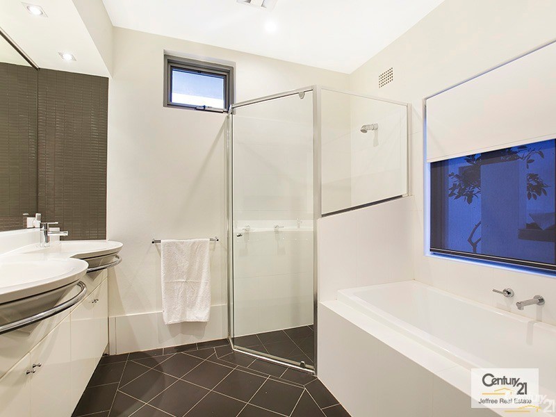 15 Alkaringa Road, Gymea Bay NSW 2227