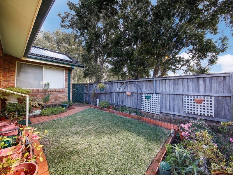 2/27 Kumbardang Avenue, Miranda NSW 2228