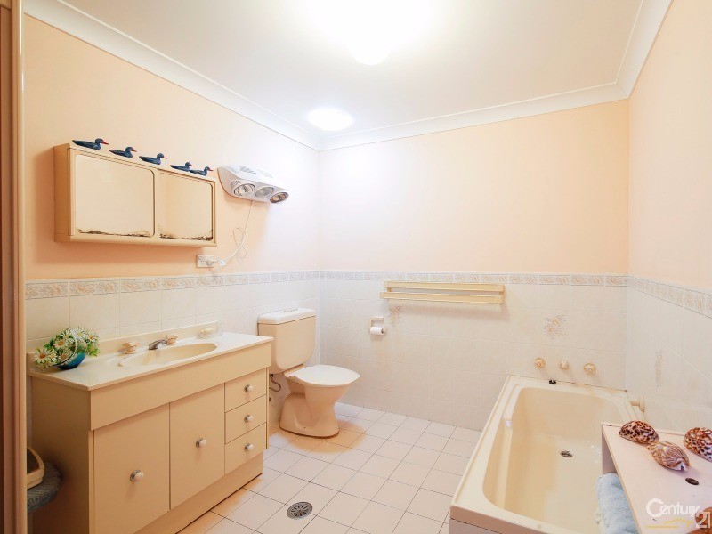 2/27 Kumbardang Avenue, Miranda NSW 2228