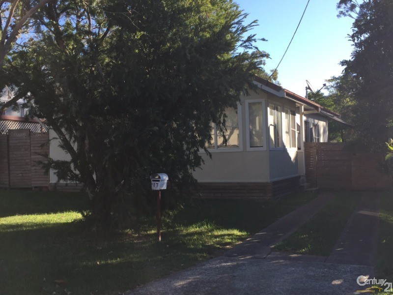 17 Kenneth Avenue, Kirrawee NSW 2232