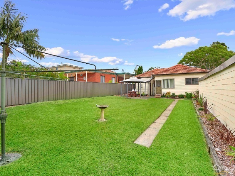 6 Kanangur Avenue, Gymea NSW 2227