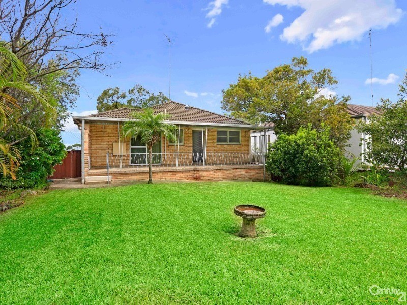 15 Canberra Road, Sylvania NSW 2224