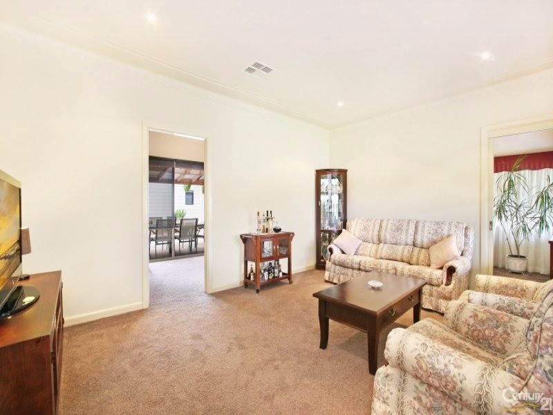 11 Kirrawee Avenue, Kirrawee NSW 2232