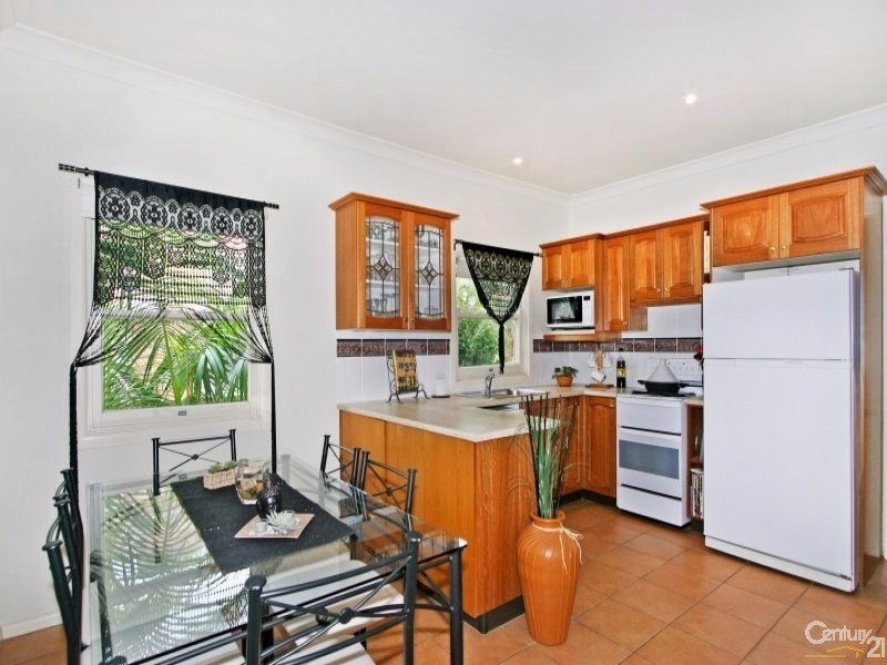 11 Kirrawee Avenue, Kirrawee NSW 2232