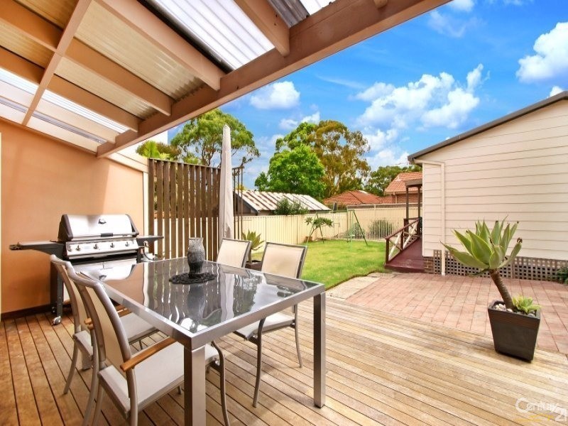 11 Kirrawee Avenue, Kirrawee NSW 2232