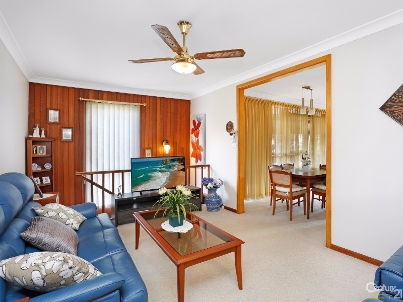 26 Avenel Road (cnr Tathra Place), Gymea Bay NSW 2227