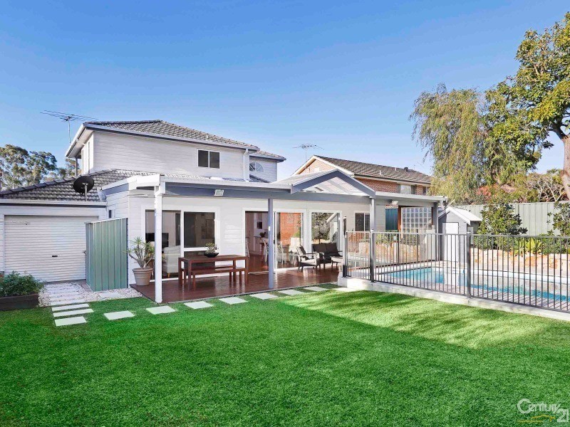 18 Carter Crescent, Gymea Bay NSW 2227