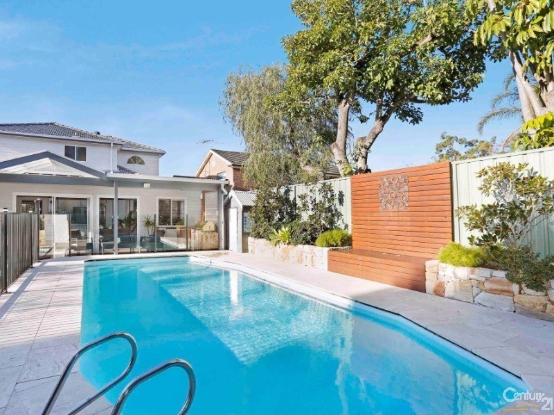 18 Carter Crescent, Gymea Bay NSW 2227