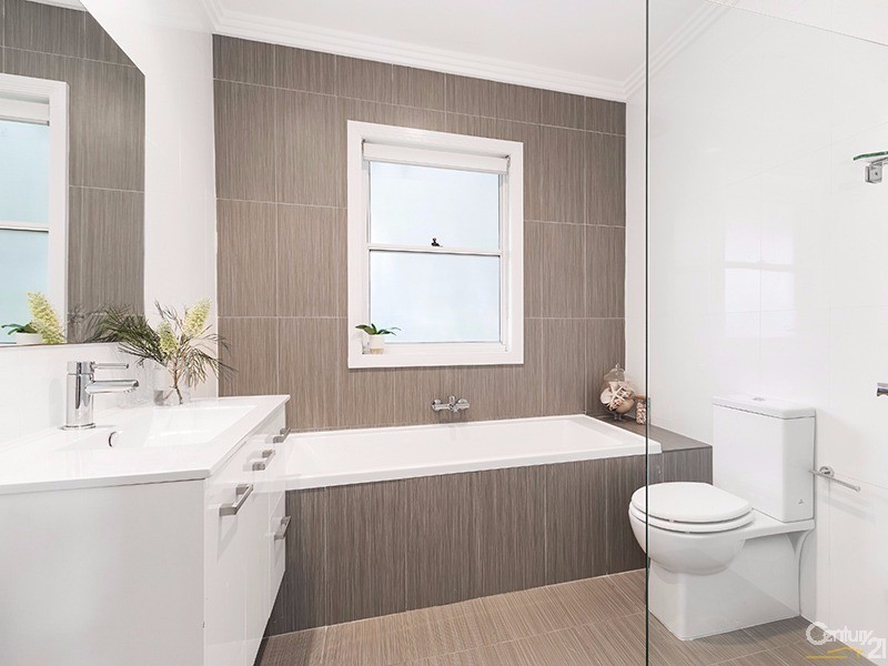 3 Best Crescent, Kirrawee NSW 2232