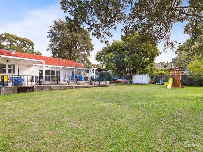 3 Best Crescent, Kirrawee NSW 2232