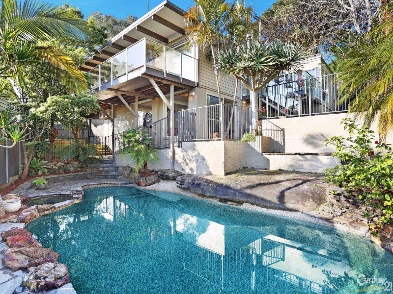 2 Gore Avenue, Kirrawee NSW 2232