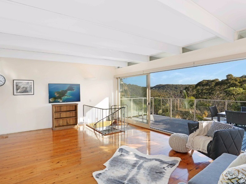 2 Gore Avenue, Kirrawee NSW 2232