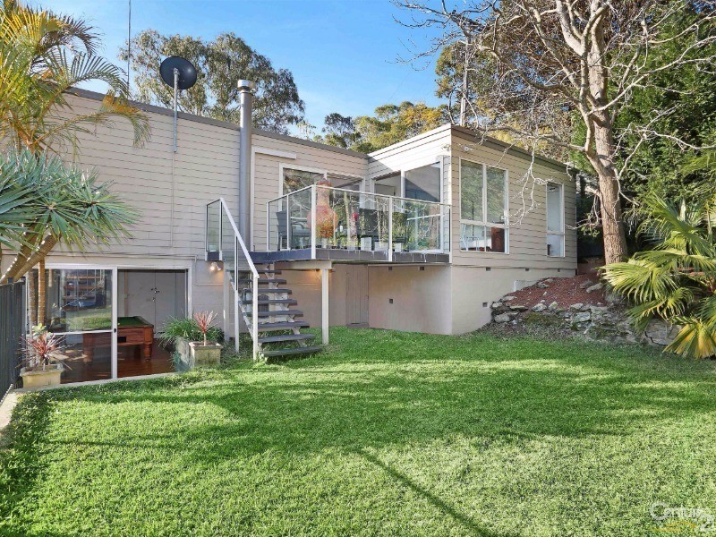 2 Gore Avenue, Kirrawee NSW 2232