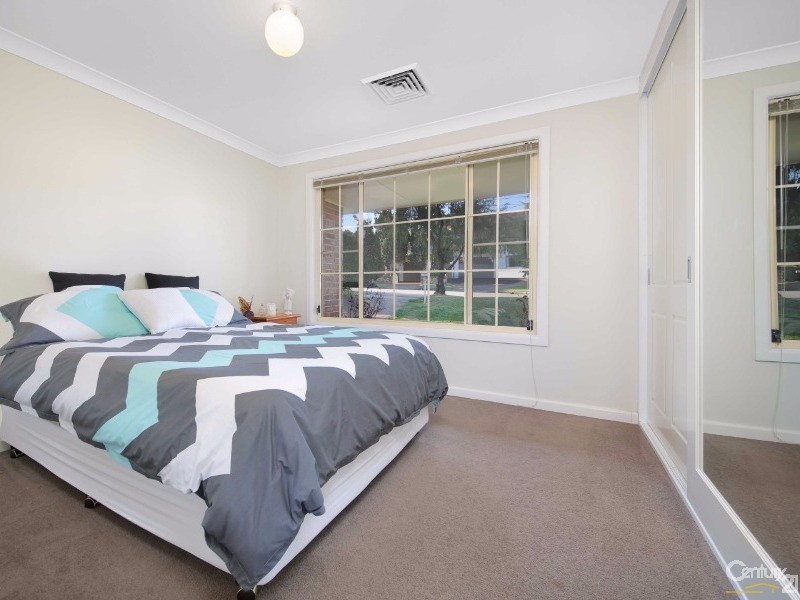 2/10 Dameeli Avenue, Kirrawee NSW 2232