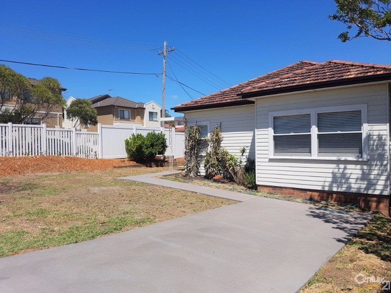 37 Manchester Rd, Gymea NSW 2227