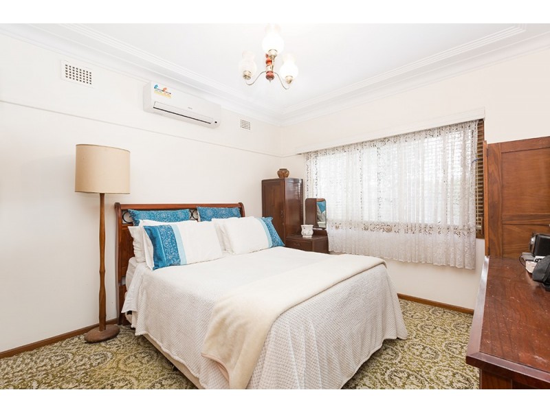 60 Easton Avenue, Sylvania NSW 2224