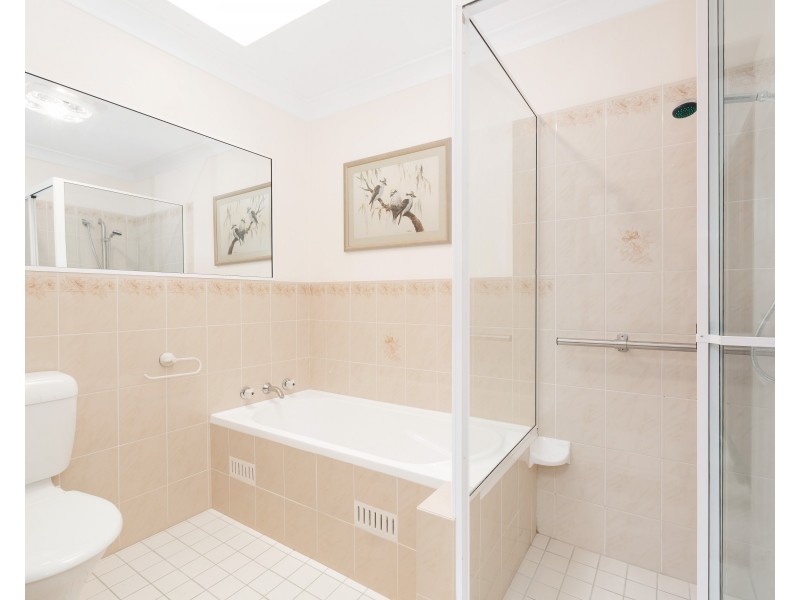 2/35 Milburn Road, Gymea NSW 2227