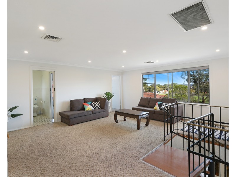2 Putland Close, Kirrawee NSW 2232