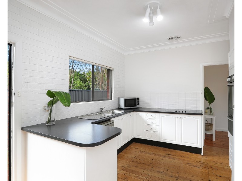 2 Putland Close, Kirrawee NSW 2232