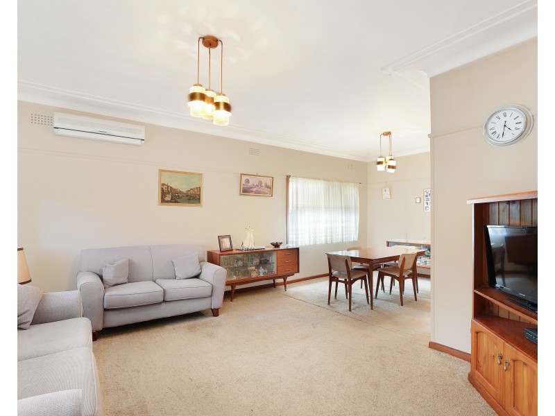 7 Mundakal Avenue, Kirrawee NSW 2232