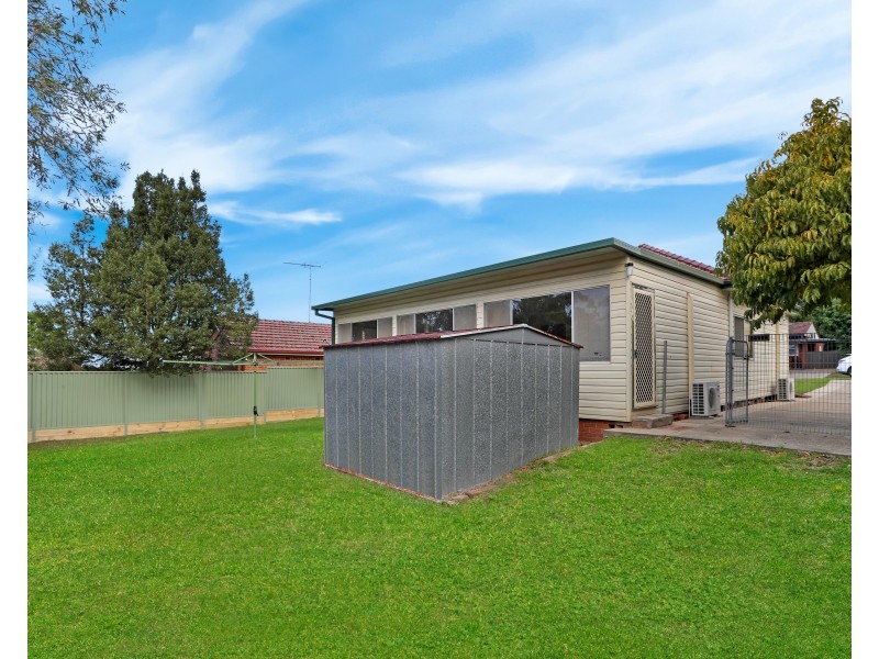 7 Mundakal Avenue, Kirrawee NSW 2232