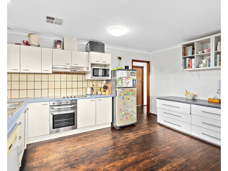 7 Stirling Avenue, Kirrawee NSW 2232