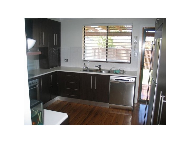 6 Trezise Pl, Quakers Hill NSW 2763