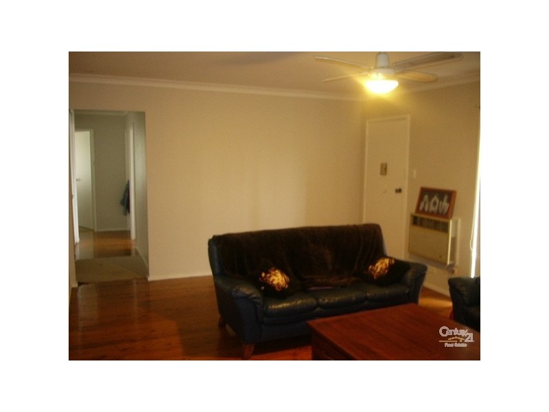 8 Gladstone Pde, Riverstone NSW 2765