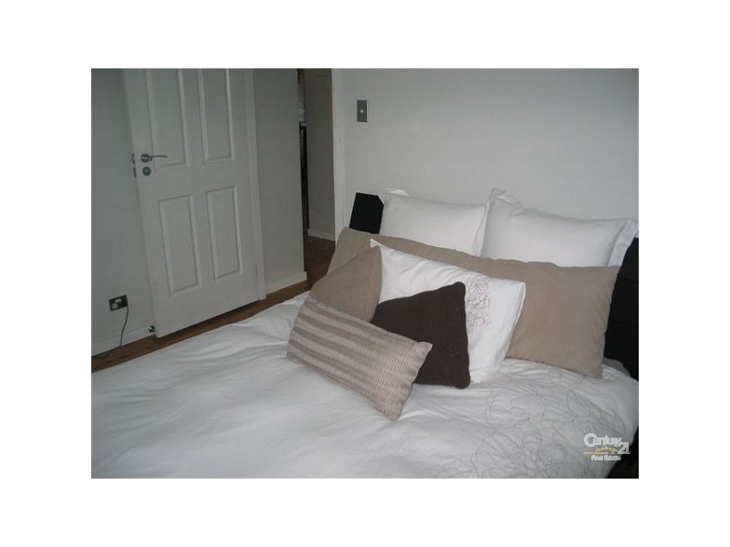 6 Trezise Pl, Quakers Hill NSW 2763