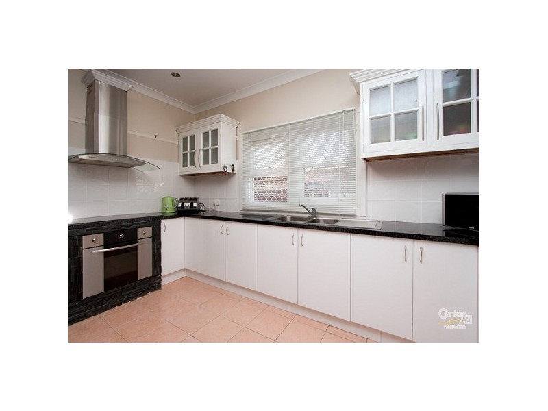 8 Woods St, Riverstone NSW 2765