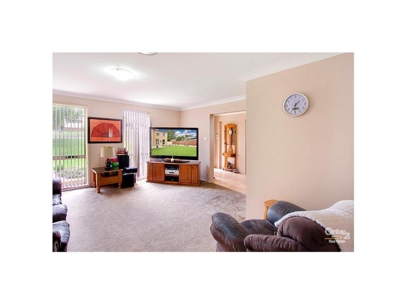 71 Gladstone Pde, Riverstone NSW 2765