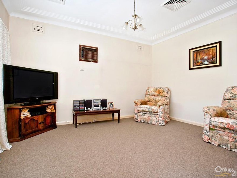 38 Castlereagh st, Riverstone NSW 2765