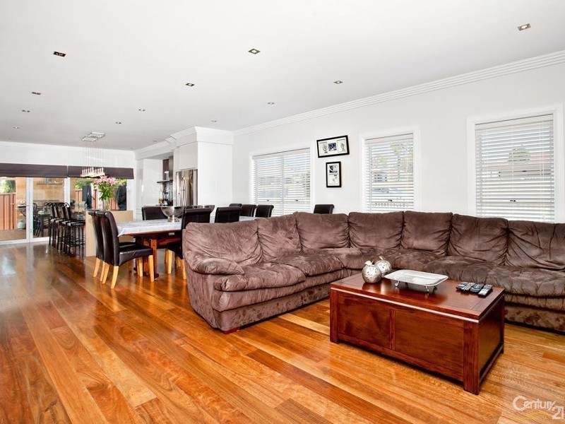 1 Gladstone Pde, Riverstone NSW 2765