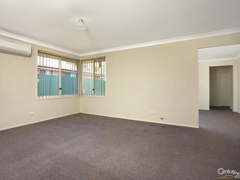 63 Aylward Ave, Quakers Hill NSW 2763