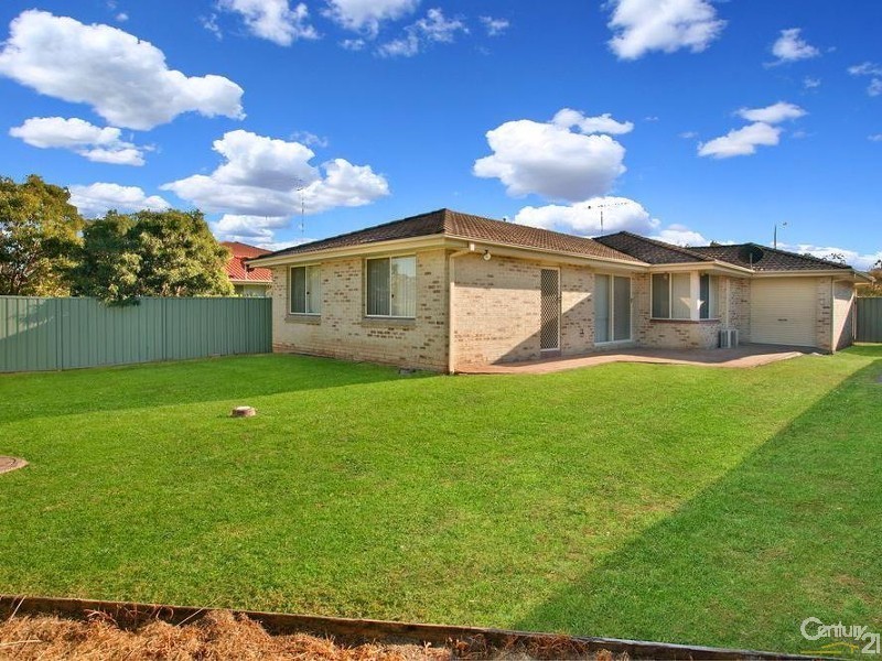 63 Aylward Ave, Quakers Hill NSW 2763