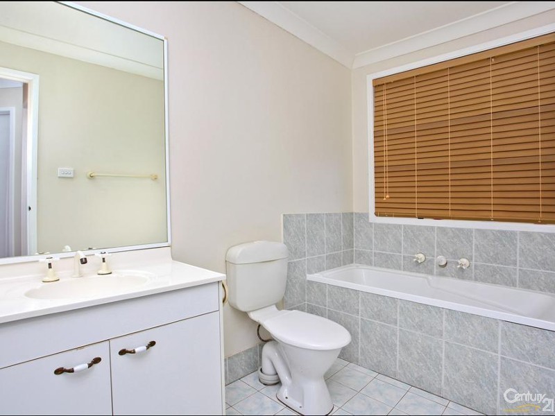 13 Penza Pl, Quakers Hill NSW 2763