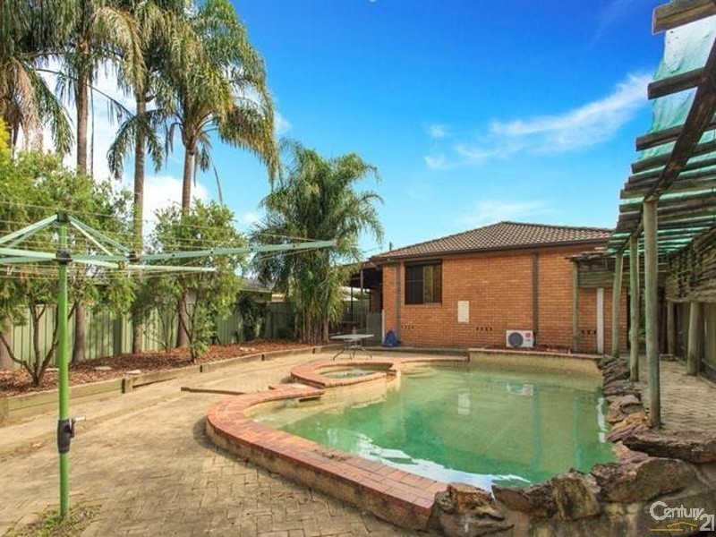 4 Hobart St, Riverstone NSW 2765