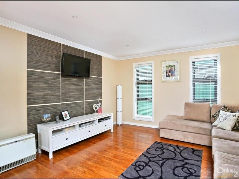 15 Creek St, Riverstone NSW 2765