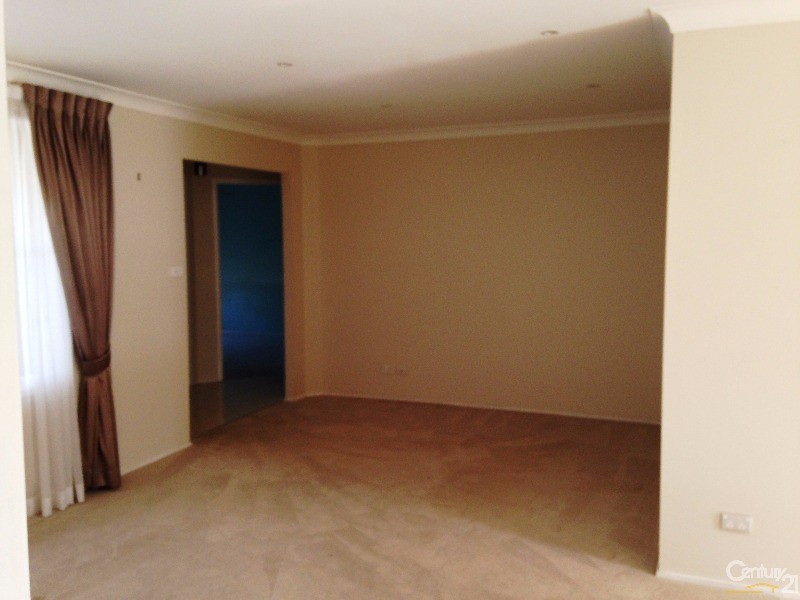 39 Kashmir Ave, Quakers Hill NSW 2763