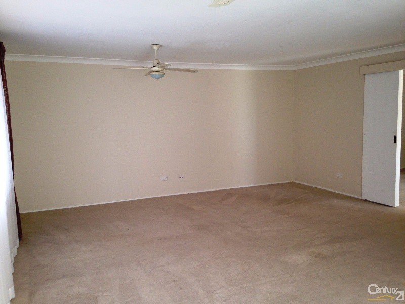 39 Kashmir Ave, Quakers Hill NSW 2763